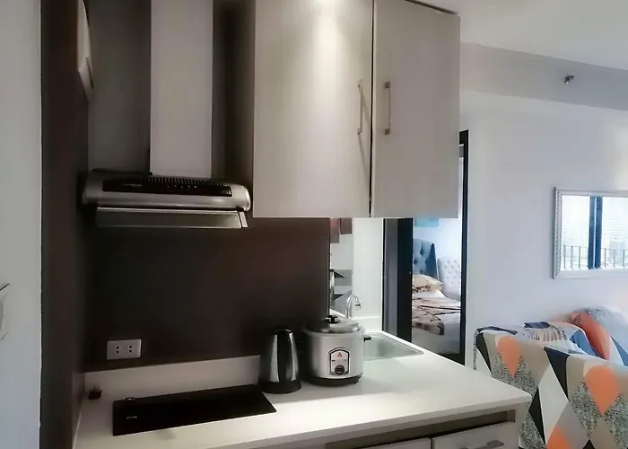 2 Bedroom Portovita Tower 12-a * Manila