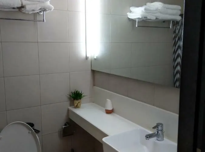 2 Bedroom Portovita Tower 12-a * Manila